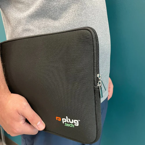 Plug 13.3-Inch Laptop Mac Sleeve, Protective Case with Zipper - Black - Image 4